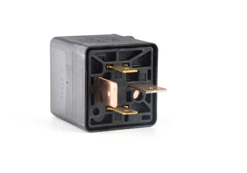 Relé motor eléctrico OEM 34511179402 para BMW E28, E24, E23, E32. Compatible con sistema antibloqueo ABS. Recambio original BMW.