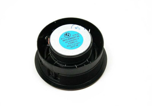 Altavoz medio gama alta (HiFi) OEM 65138368237 para BMW E46, E60, E61, E53, E70, F15. Altavoz puerta original BMW para sonido HiFi. Mejora la calidad del sonido interior con recambio original.