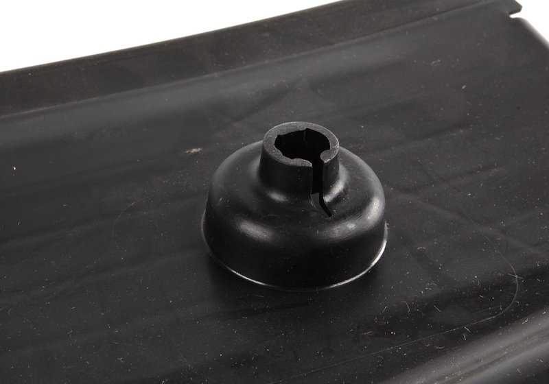 Lower air guide for BMW 5 Series E60, E61 (OEM 51717050651). Original BMW