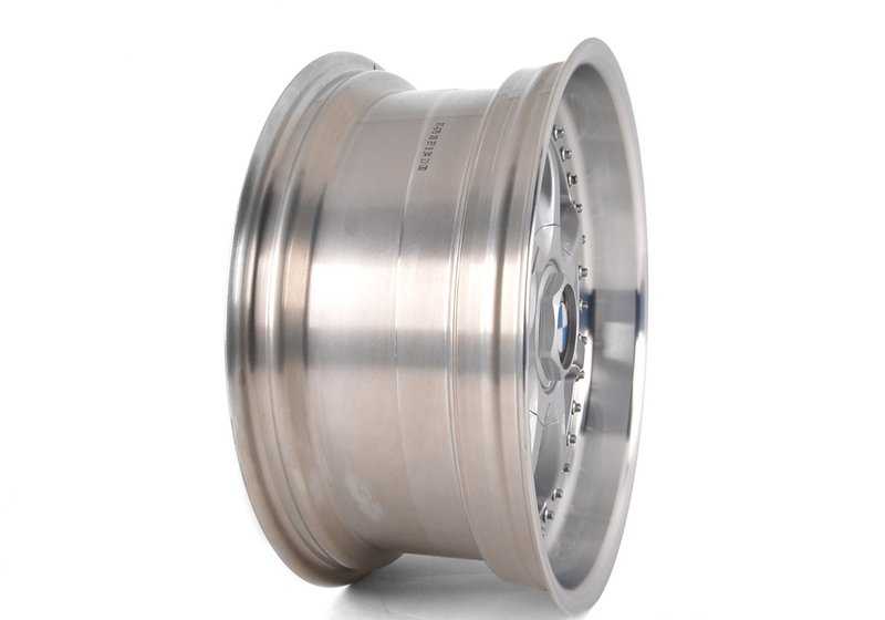Llantas de aluminio 2 piezas estilo 7 radios OEM 36111093535 para BMW E39. Original BMW.