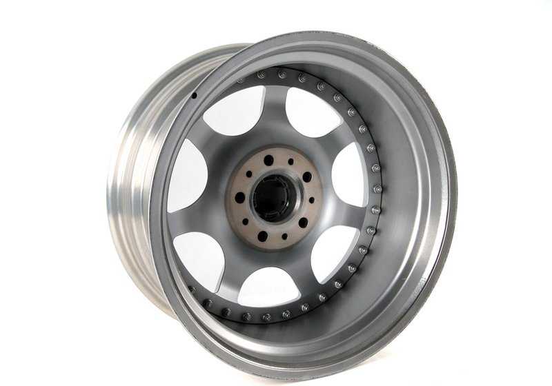 Llantas de aluminio 2 piezas estilo 7 radios OEM 36111093535 para BMW E39. Original BMW.