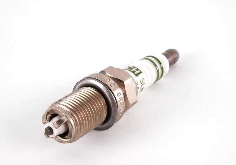 Bujía de encendido OEM 12129069877 para BMW E36, Z3. Original BMW.