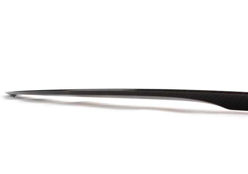 Alerón trasero M Performance de carbono OEM 51710432165 para BMW E82 1er Coupé y 1er M Coupé. Spoiler original BMW de alta calidad, mejora deportiva y ajuste perfecto.