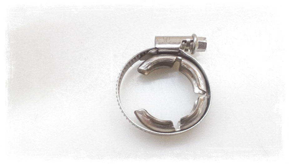 Abrazadera de escape OEM 11718506625 para BMW E90, E91, E92, E93, F07, F10, F11, F01, F02, E70, E71. Pieza para sistema anticontaminación. Original BMW.