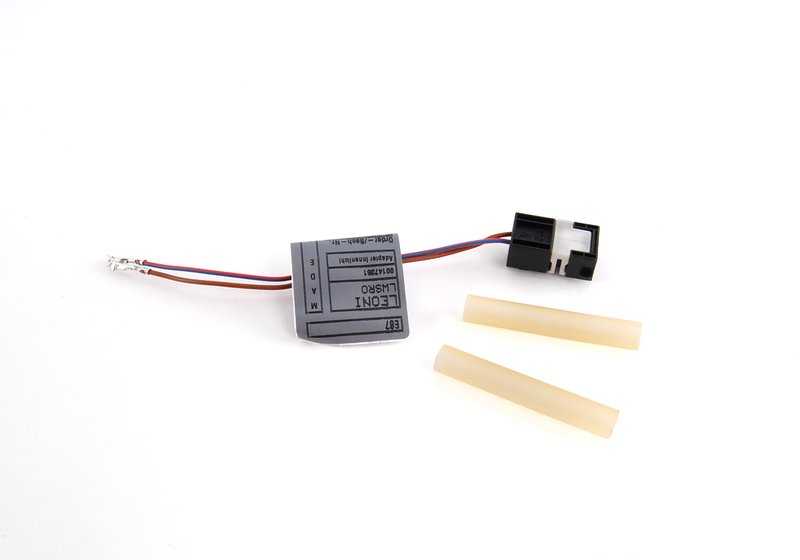 Adattatore di luce interno OM 61126955406 per BMW E81, E87, E88, E90, E91, E92, E93. BMW originale.