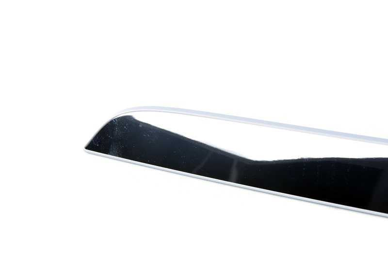 Embellecedor trasero del parachoques OEM 51127365333 para BMW F15 (X5). Original BMW.