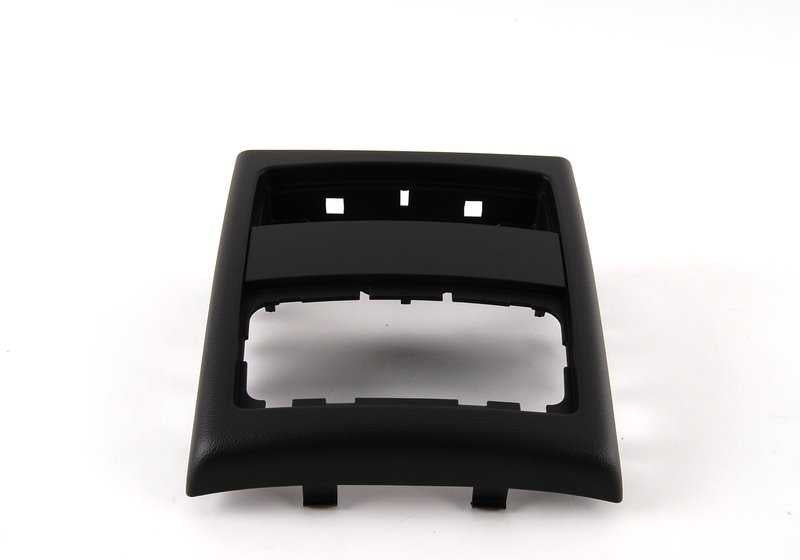 Embellecedor trasero OEM 51167145681 para BMW Serie 3 {E90, E90N, E91, E91N}. Pieza original BMW.