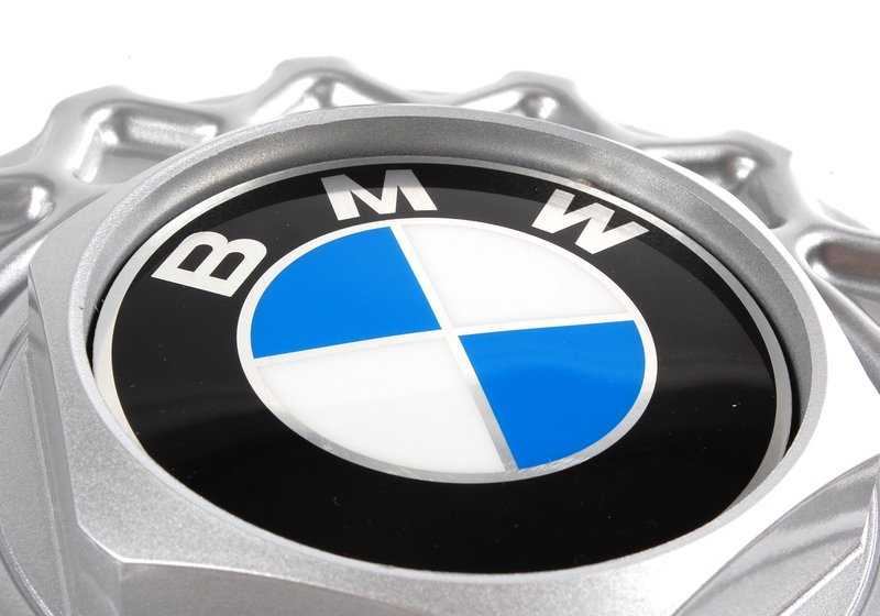 Tapacubos central OEM 36132225622 para BMW E30. Original BMW.