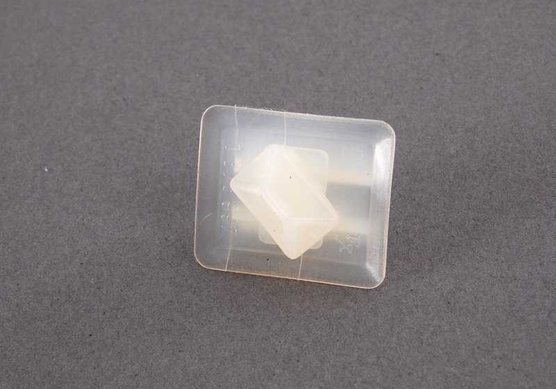 Supporto di connessione Blanite OEM 61131378997 per BMW E82, E87, E88, F20, F21, F52, F70, F22, F23, F45, F46, G42, U06, E30, E36, E46, E90, E91, E92, E93, F30, F31, F31, G20 G28, F32, F33, F36, G22, G23, G26, E34, E39, E60, E61, F07, F10, F11, F1