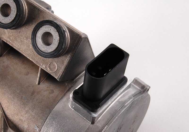 Bomba de agua eléctrica OEM 11517586925 para BMW E81, E82, E87, E88, E90, E91, E92, E93, E60, E61, E63, E64, E65, E66, E84, E83, E70, E85, E86, E89. Original BMW.