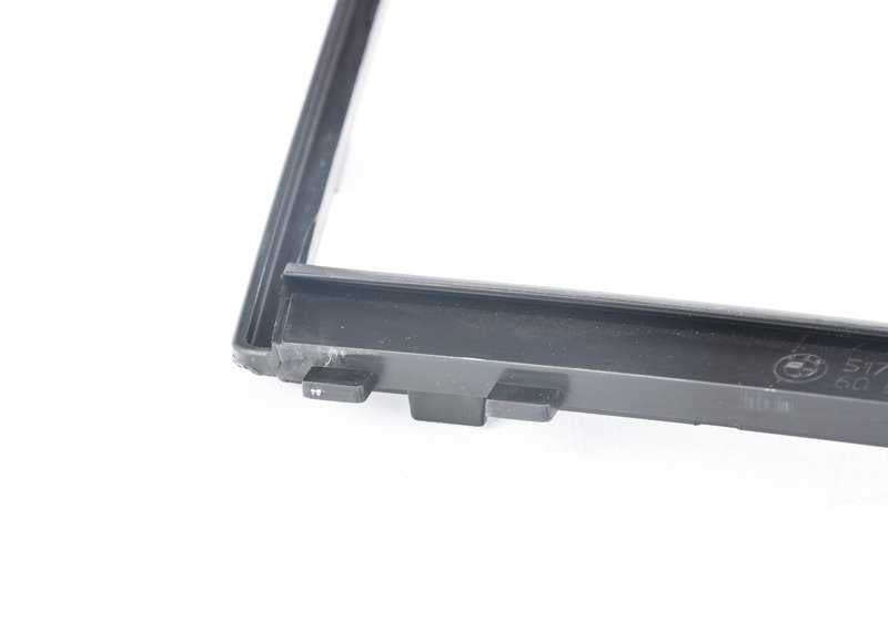 Marco fijo ventanilla lateral derecha OEM 51703332864 para BMW E83. Original BMW.