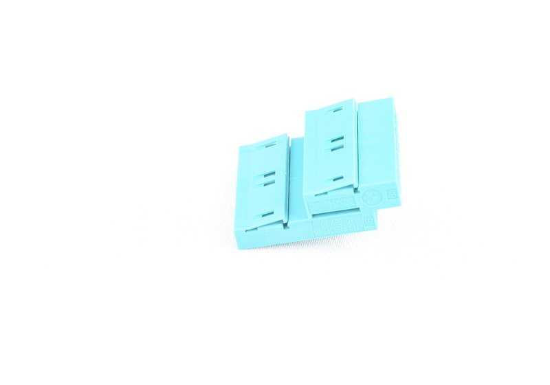 Universal Electric Connector 6 Pins OEM 61139151397 For BMW X5 E70, E70N and BMW X6 E71, E72. Original BMW piece. Ideal for electrical systems or replacement of damaged connectors.