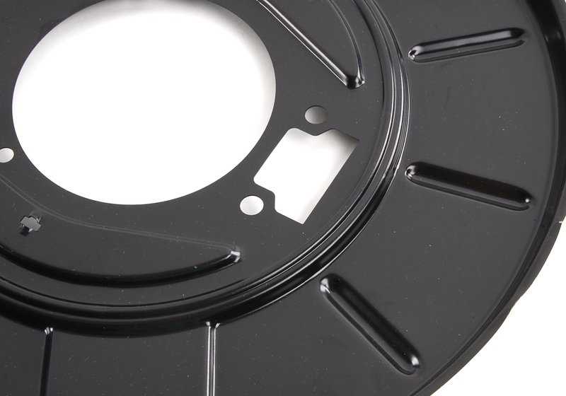 Protector salpicadero trasero derecho OEM 34212227130 para BMW E36. Pieza original BMW, ideal para proteger la zona del freno trasero. Compatibilidad garantizada solo con modelos BMW E36.