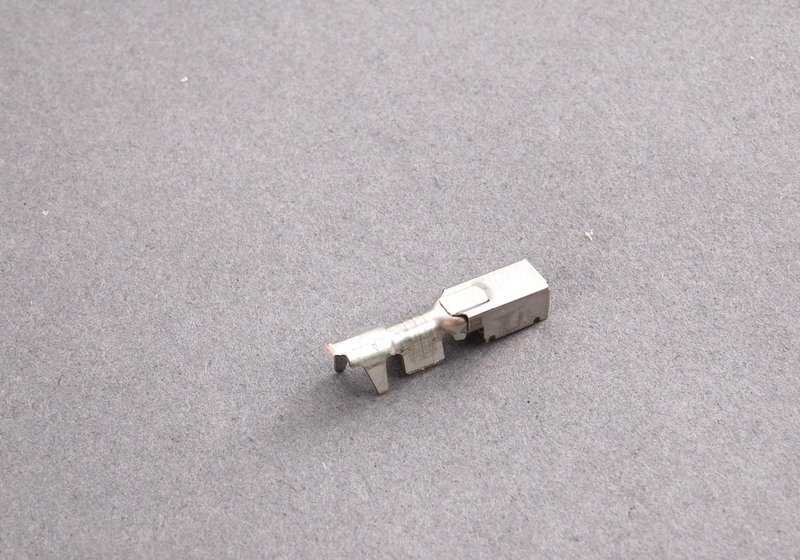 Connecteur femelle ELO-Power 2,8x0,63 OEM 61138364834 pour BMW E81, E82, E87, E88, F20, F21, E36, E46, E90, E91, E92, E93, F30, F31, F34, F35, F32, G26, E39, E60, E61, E63, E64, E38, E65, E66, E84, E83, F25, E53, E70, E71, E72, E85, E86, E89, E52, I01,