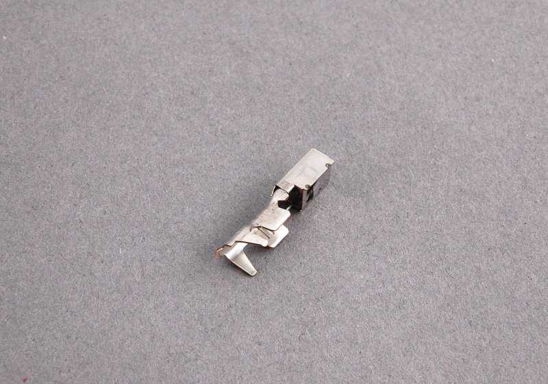 Connecteur femelle ELO-Power 2,8x0,63 OEM 61138364834 pour BMW E81, E82, E87, E88, F20, F21, E36, E46, E90, E91, E92, E93, F30, F31, F34, F35, F32, G26, E39, E60, E61, E63, E64, E38, E65, E66, E84, E83, F25, E53, E70, E71, E72, E85, E86, E89, E52, I01,