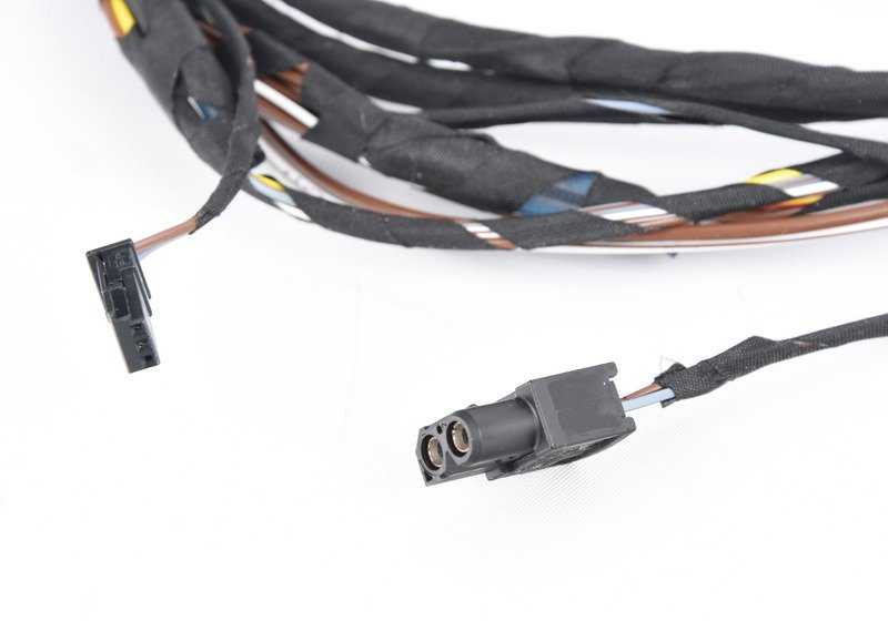 Kit de reparación cableado portón trasero OEM 61119130257 para BMW E60 (520d, 520i, 523i). Compatible con modelos fabricados entre 2003 y 2007. Original BMW.