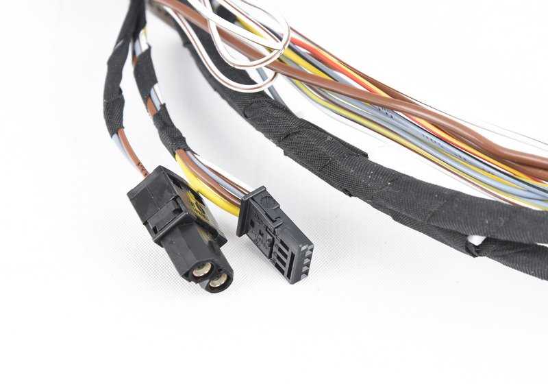 Kit de reparación cableado portón trasero OEM 61119130257 para BMW E60 (520d, 520i, 523i). Compatible con modelos fabricados entre 2003 y 2007. Original BMW.