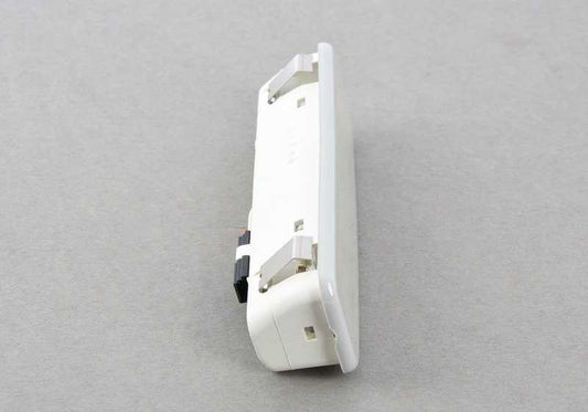 Luz interior trasera izquierda OEM 63318366429 para BMW Serie 5 E39 (05/1996 - 12/2003). Original BMW.