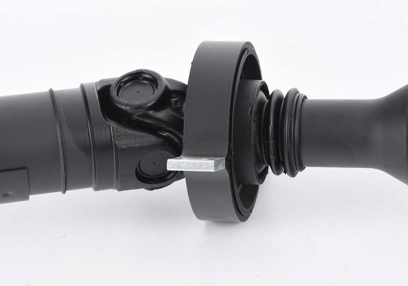 Árbol de transmisión trasero OEM 26107573482 para BMW E90, E90N, E91, E91N, E92, E92N, E84. Original BMW.