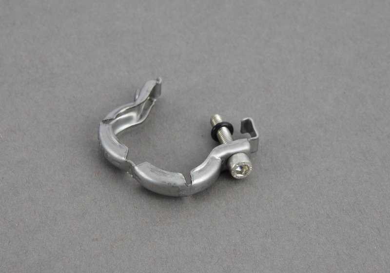 Pince d'échappement (bande en V) OEM 18307811199 pour BMW E90, E70, E71. Pièce BMW originale. Idéal pour définir les catalyseurs, les filtres antiparticules et les systèmes d'échappement.