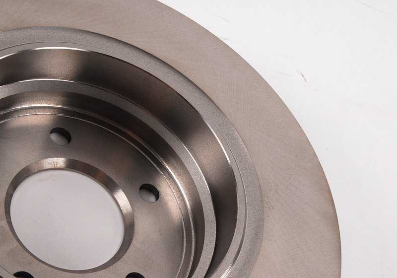 Disco de freno trasero ventilado OEM 34216767062 para BMW Serie 7 E38, Serie 8 E31... y más. Original BMW.
