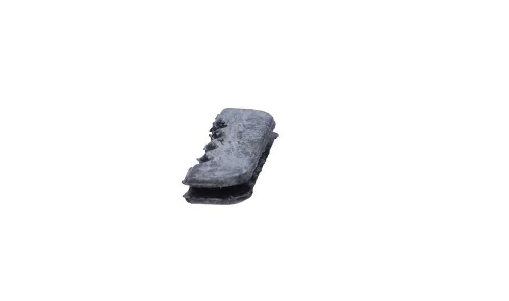 Soporte de goma OEM 11121730352 para BMW E36, E46, E34, E39, E60, E61, E38, E65, E66, E83, E53, Z3, E85. Pieza original BMW colocada en la tapa del motor.