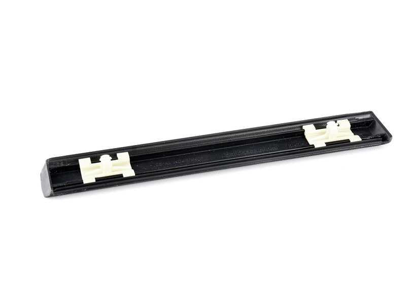 Le pare-chocs gauche OEM 51138193303 pour la série BMW 7 E38. BMW d'origine.