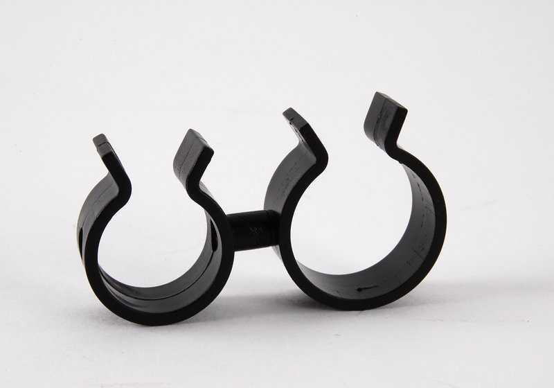 Soporte de manguera OEM 12511309471 para BMW E81, E82, E87, E88, E30, E36, E90, E91, E92, E93, E39, E60, E61, F10, E63, E64, E38, E65, E66, F01, F02, E84, E53, E70, E71. Original BMW.
