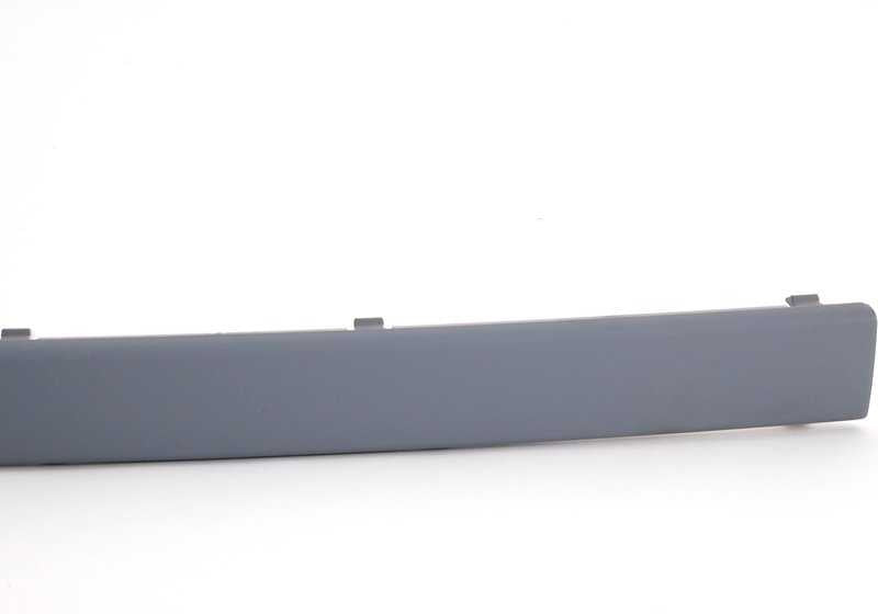 Moldura paragolpes delantera izquierda imprimada OEM 51117005957 para BMW E39. Original BMW. Ideal para sustituir pieza desgastada o dañada en modelos Serie 5 E39.