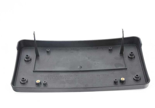 Soporte de matrícula OEM 51118057018 para BMW F22, F23. Compatible con versiones US/Japón. Original BMW.