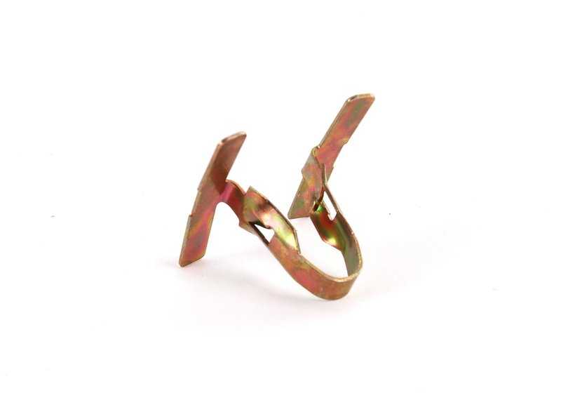 Clip de sujeción OEM 52208196069 para BMW E36, E46. Original BMW.