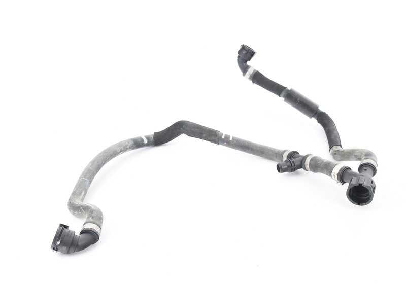 Manguera del sistema de refrigeración OEM 17127808117 para BMW X5 {E70, xDrive35d}. Recambio original BMW.