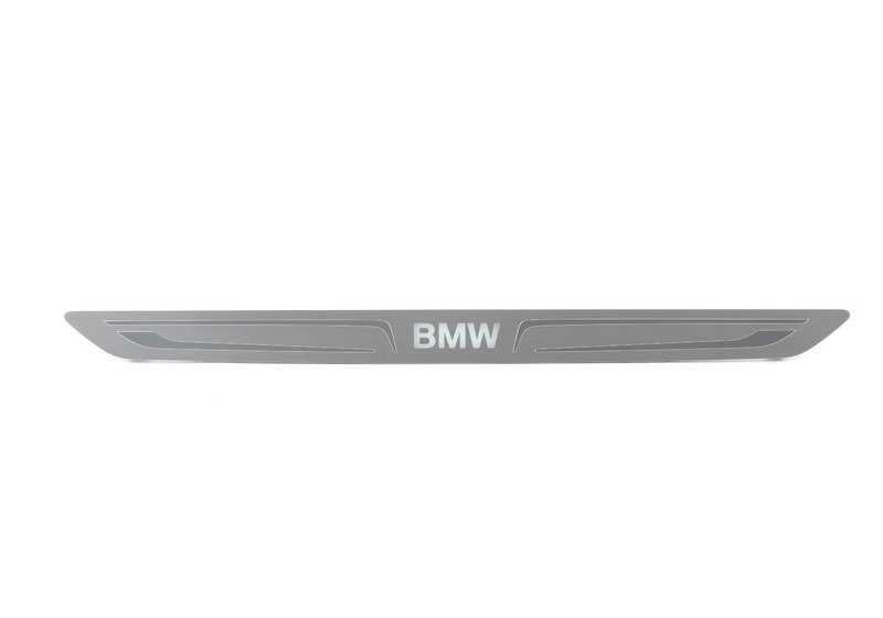Embellecedor entrada delantera OEM 51477313144 para BMW F15 y F16. Compatible con modelos X5 y X6. Pieza original BMW.