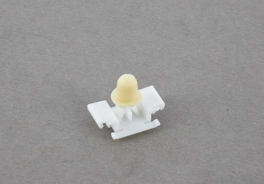 Grapa para listón exterior OEM 51132251394 para BMW Serie 3 E36 (1989–2000). Original BMW.