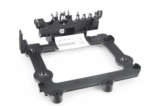 Placa soporte OEM 12527843541 para BMW F10, F06, F12, F13 {M5 y M6}. Compatible con versiones con motor S63T. Original BMW.
