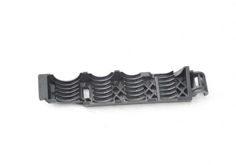 Soporte para alivio de tensión de cables OEM 12527843902 para BMW F10 M5, F06 M6, F12 M6, F13 M6. Compatible con modelos con motor S63T y cambio manual. Original BMW.