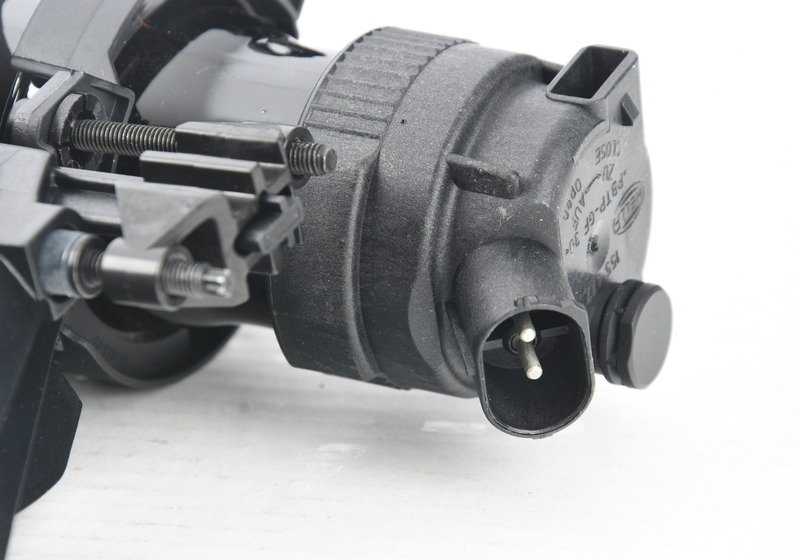 Faro antiniebla derecho OEM 63178379684 para BMW Serie 7 E65, E66, E67. Original BMW.