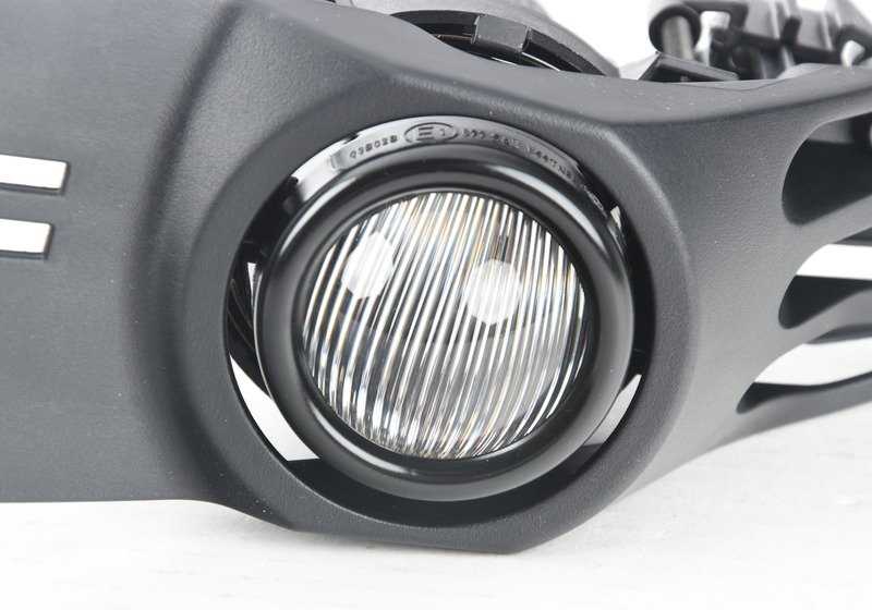 Faro antiniebla derecho OEM 63178379684 para BMW Serie 7 E65, E66, E67. Original BMW.