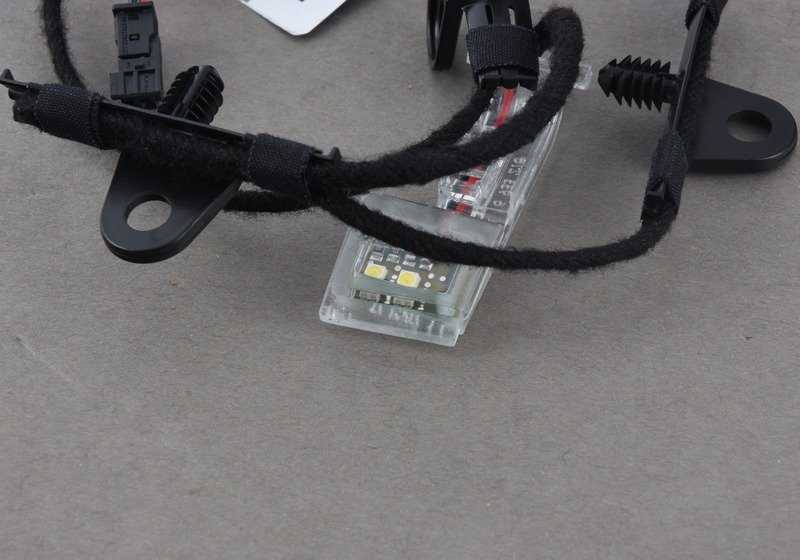 LED light for right door handle OEM 63317184362 for BMW E82, E88. Original BMW.