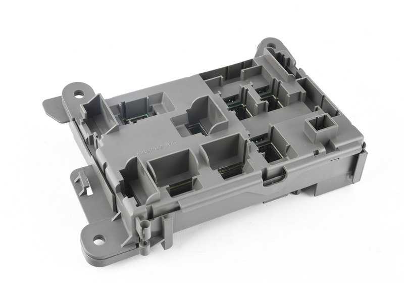 Distribuidor eléctrico trasero OEM 61146931687 para BMW X5 (E70, E70N) y BMW X6 (E71, E72). Original BMW.