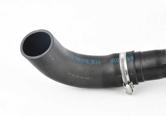 Tubo de llenado de combustible OEM 16117203752 para BMW E90 318i y 320i (modelos con motor N46, manual y automático). Original BMW.