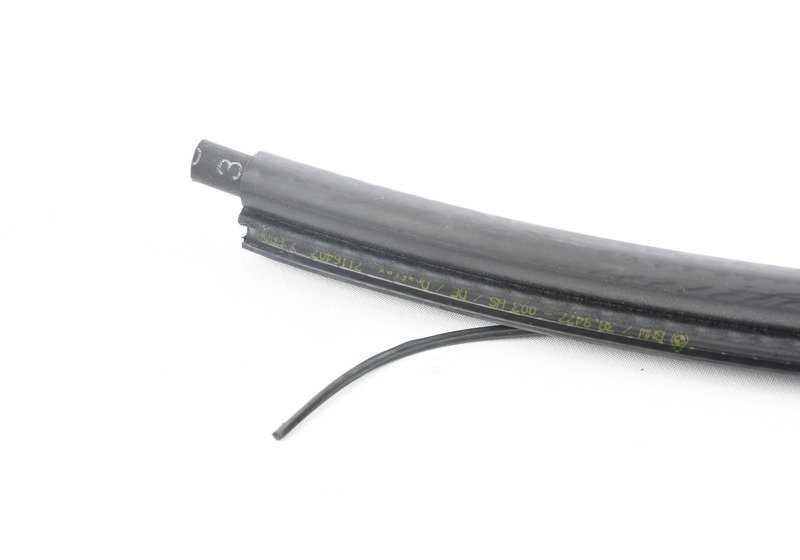 Protector de canto trasero OEM 51727116407 para BMW E39. Original BMW.