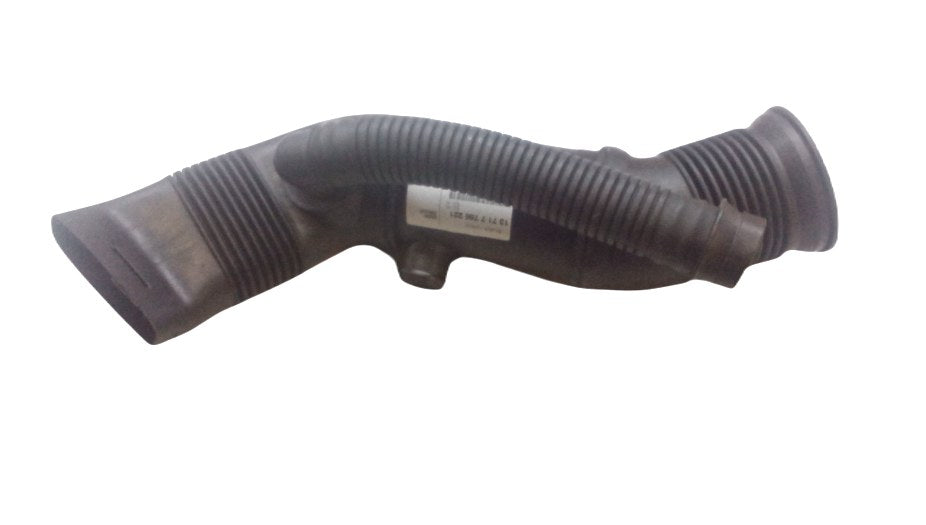Manguito de admisión de aire OEM 13717786221 para BMW E39 520d y 525d. Compatible con motores M47 y M57. Original BMW.