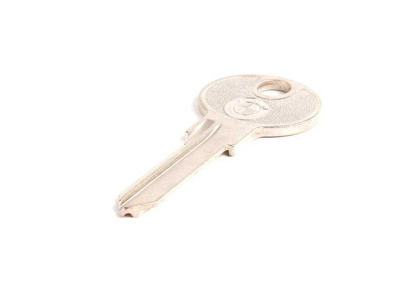 Llave en blanco OEM 32321109801 para BMW E21, E30, E36, E46, E12, E28, E34, E39, E24, E23, E32, E38, E53, Z3. Repuesto original BMW.