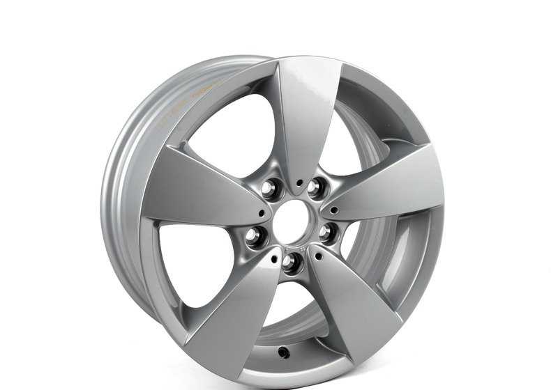 Llanta de aleación original BMW diseño Estrella 138 OEM 36116776777 para BMW E60, E61.