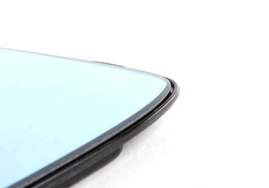 Cristal retrovisor calefactable OEM 51161901176 para BMW E30, E28, E23. Repuesto original BMW. Ideal para sustituir el espejo dañado o mejorar visibilidad en invierno.