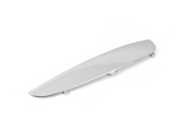 Conducto de aire lateral delantero derecho OEM 51767347516 para BMW F16. Original BMW.