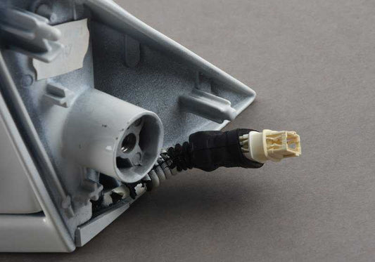 Electric and heated left exterior rearviews OEM 51161964147 for BMW E32 730i, 730il, 740i, 740yl. Compatible with manual and automatic versions. Original BMW.