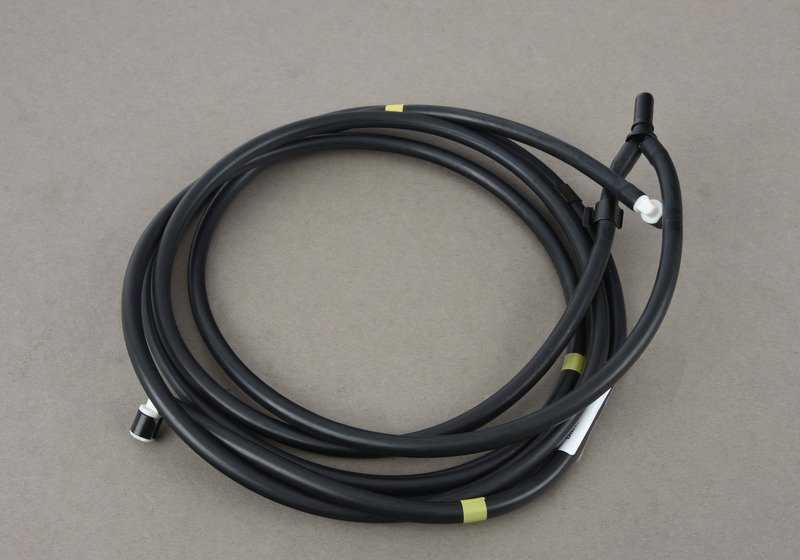 Tubo de lavado de faros OEM 61677327508 para BMW F15, F85, F16, F86, X5 sDrive/xDrive 25d, 35i. Compatible con modelos producidos entre 2013 y 2018. Original BMW.