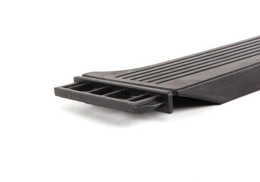 Pedal del acelerador OEM 35411118210 para BMW E30, E28, E24, E23. Compatible con modelos de 1982 a 1988. Repuesto original BMW. Ideal para sustituir el pedal desgastado o roto.